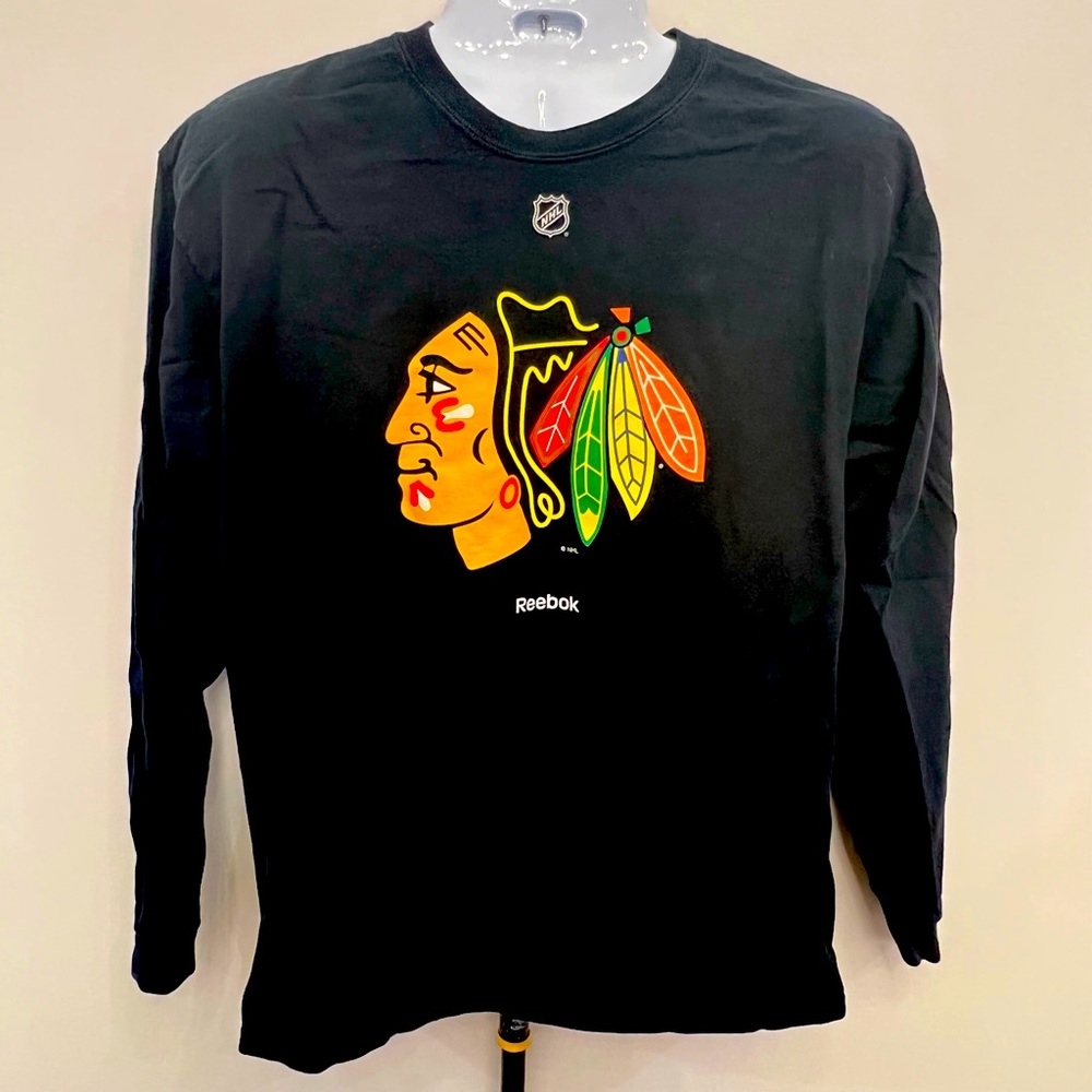 Reebok Black Chicago Blackhawks NHL Hockey large tee long sleeve logo t-shirt